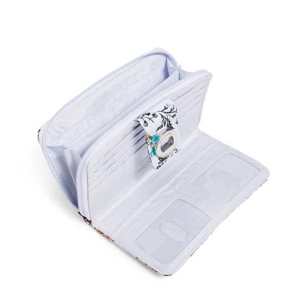 Vera Bradley RFID Turnlock Wallet Merry Mischief Snow Day NEW - Picture 2 of 2